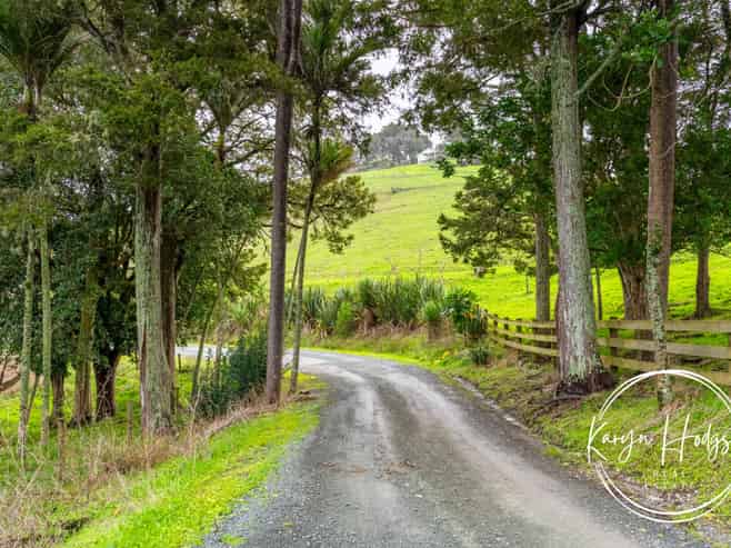 55 Puriri Glade, Maungaturoto