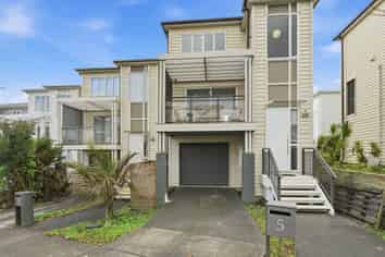 5 Panakenake Way, Flat Bush