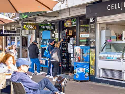 Established souvenir & gift store – Paihia