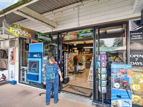Established souvenir & gift store – Paihia