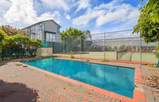 4D/10 Crown Lynn Place, New Lynn