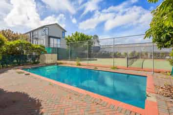 4D/10 Crown Lynn Place, New Lynn