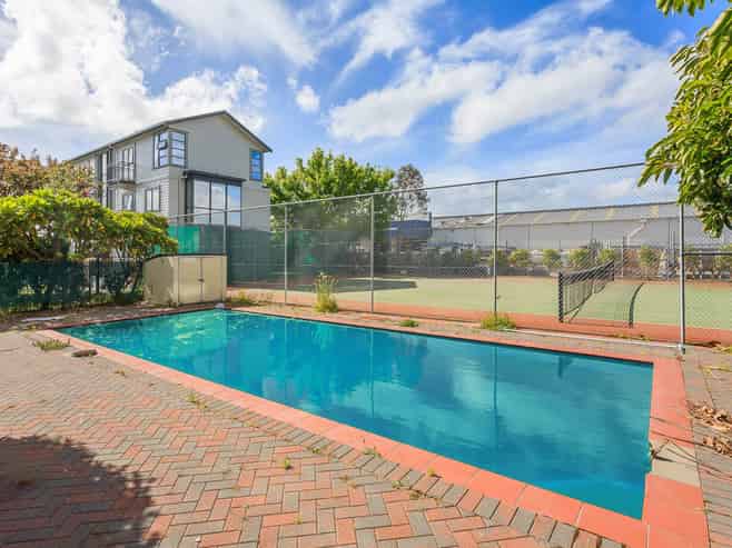 4D/10 Crown Lynn Place, New Lynn