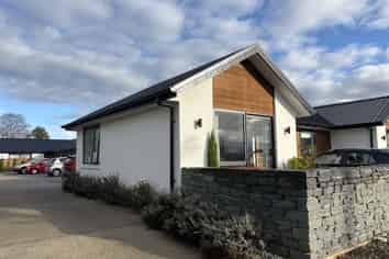 1/74 Church Street, Mosgiel