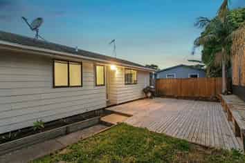 16 Midgley Road, West Harbour