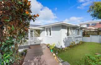 1 & 1A McIlroy Avenue, Hillsborough