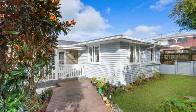 1 & 1A McIlroy Avenue, Hillsborough
