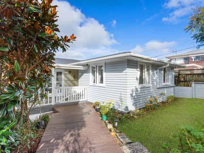 1 McIlroy Avenue, Hillsborough