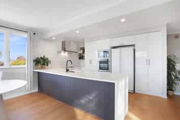 1 McIlroy Avenue, Hillsborough