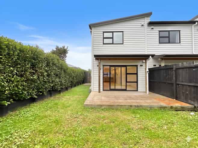 96E Triangle Road, Massey