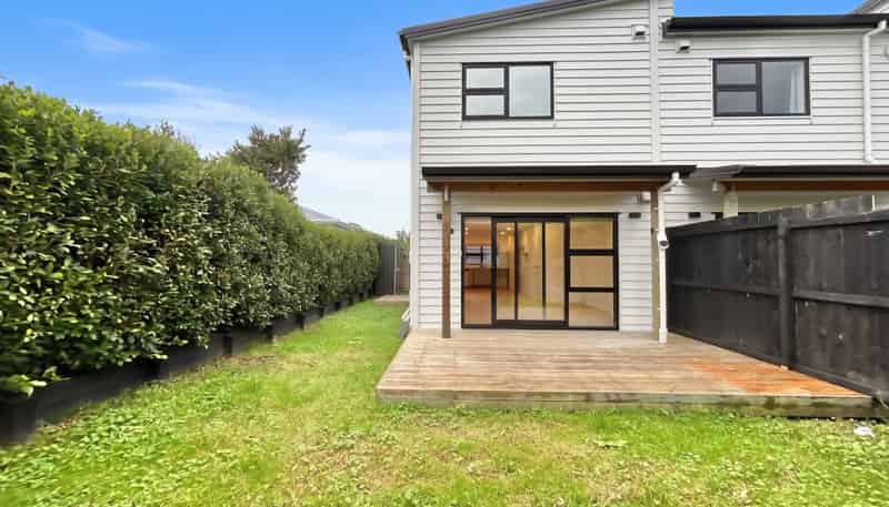 96E Triangle Road, Massey