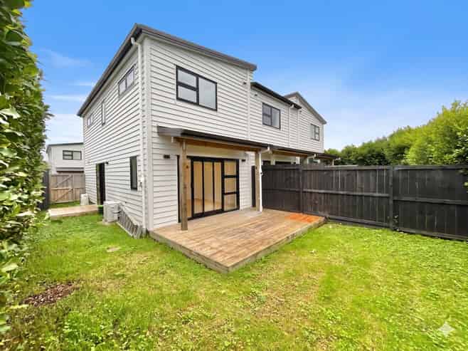 96E Triangle Road, Massey