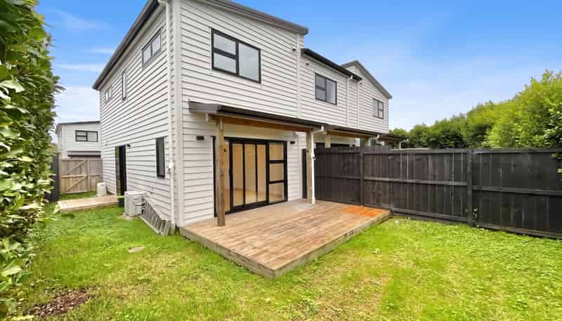 96E Triangle Road, Massey