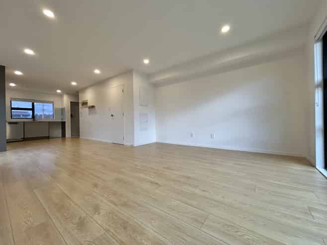 96E Triangle Road, Massey