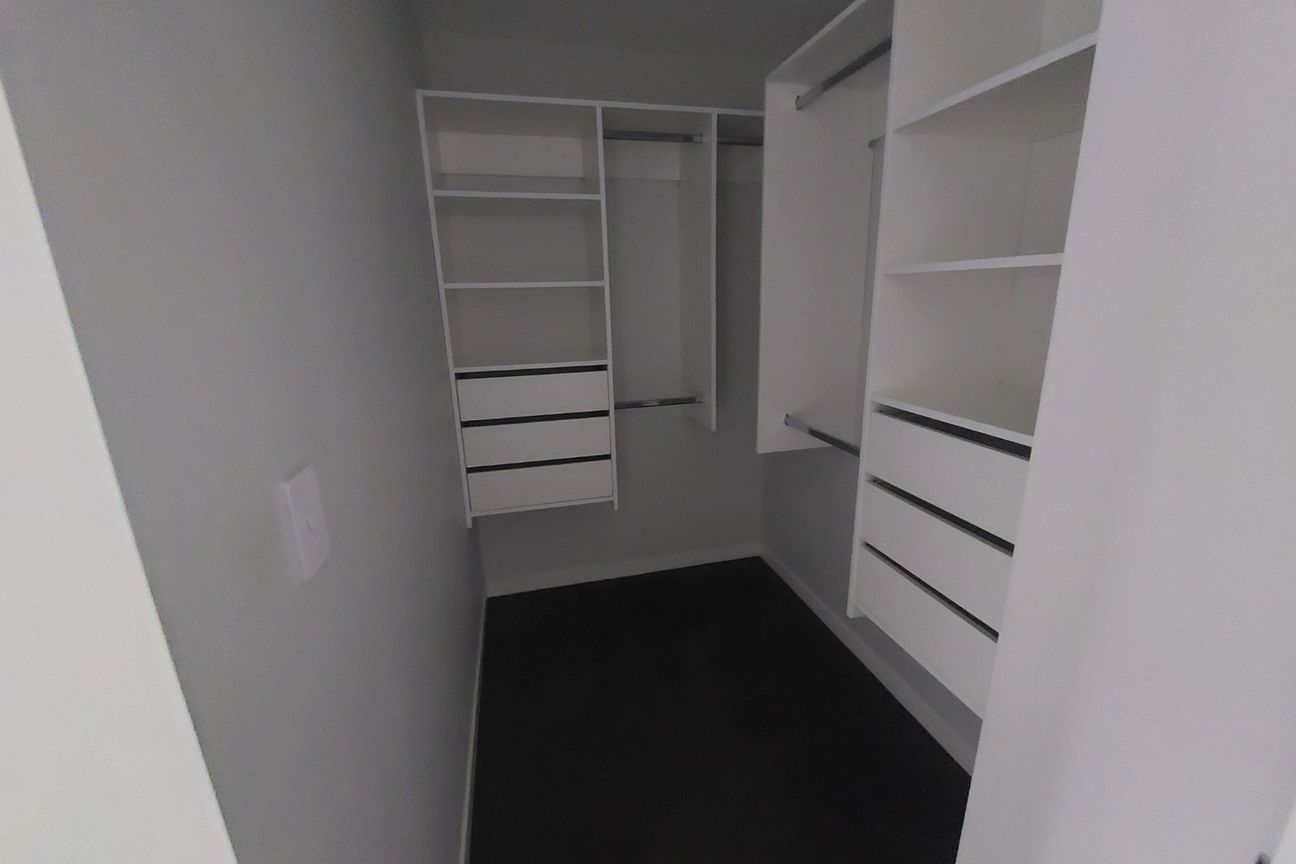 Price Drop - 4 Bedroom Home in Greenhill Estate - Więcej