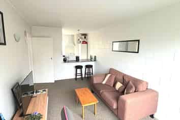 4/98 Cuba Street, Petone