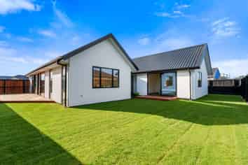38 Wakeman Drive, LINCOLN