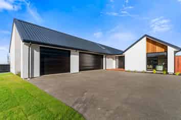 38 Wakeman Drive, LINCOLN