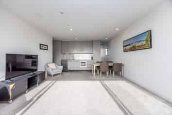 3B/8 Fisher Point Drive, Freemans Bay