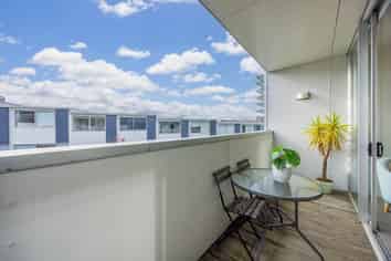 3B/8 Fisher Point Drive, Freemans Bay