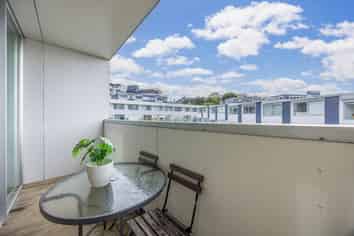 3B/8 Fisher Point Drive, Freemans Bay