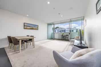 3B/8 Fisher Point Drive, Freemans Bay
