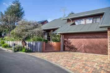 6 Northgate Way , Stoke