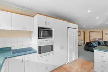 4 Amesbury Mews, Avonhead