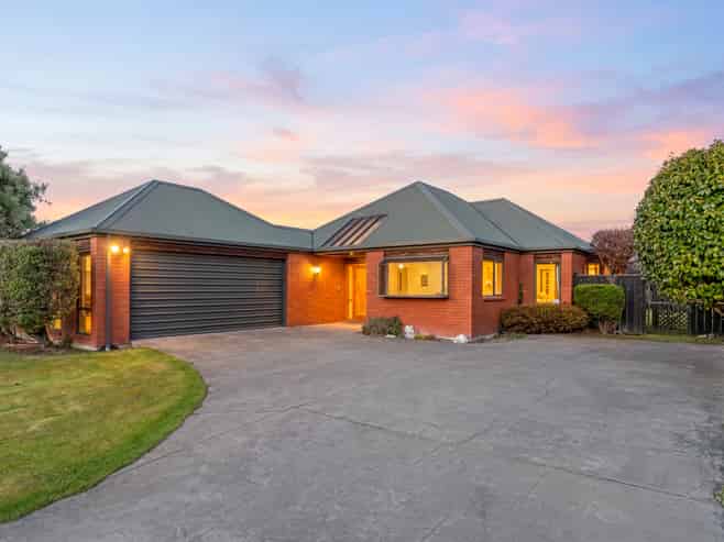 4 Amesbury Mews, Avonhead