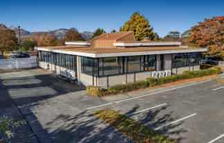 Tidy Standalone Office w Fitout – Addington