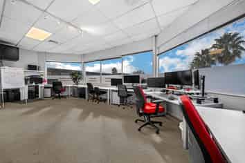 Albany Boutique Office - 163 sqm & 7 Carparks