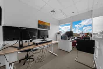 Albany Boutique Office - 163 sqm & 7 Carparks