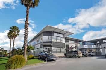 Albany Boutique Office - 163 sqm & 7 Carparks