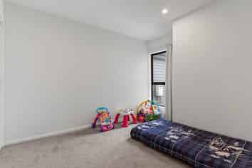 2/55 Great South Road, Papakura