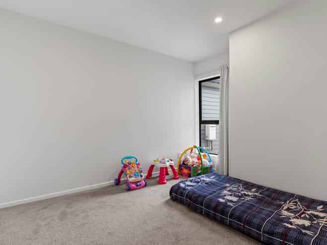 2/55 Great South Road, Papakura