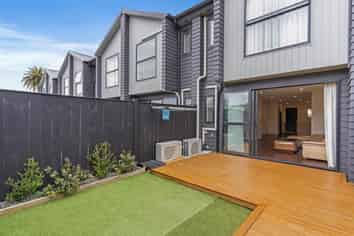 2/55 Great South Road, Papakura