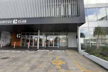 Lincoln Road Retail/Showroom