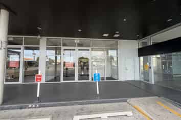 Lincoln Road Retail/Showroom