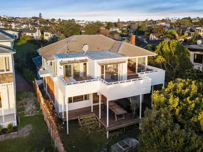 6 Clarendon Road, St Heliers