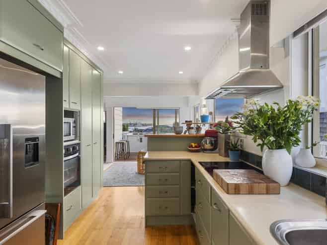 6 Clarendon Road, St Heliers