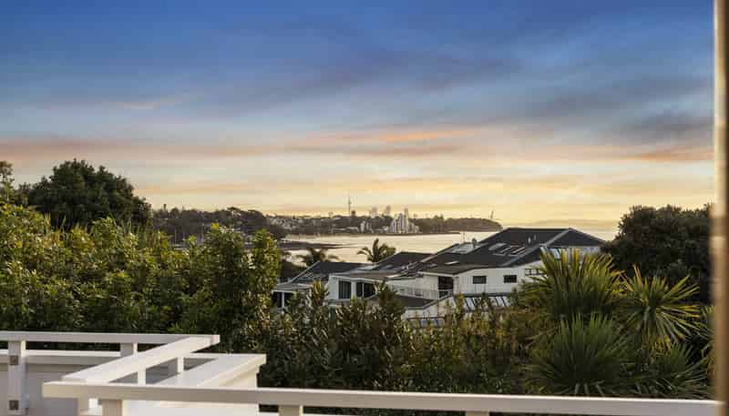 6 Clarendon Road, St Heliers