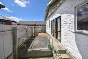 138 Bay View Road, South Dunedin