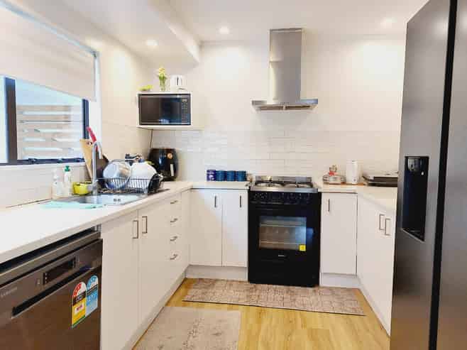 28B Royal Road, Massey