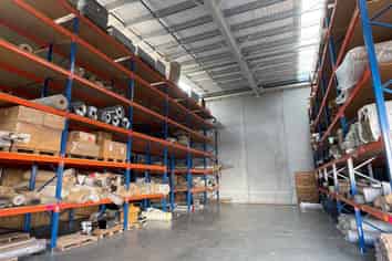 Modern 576m2 Industrial Unit in Penrose