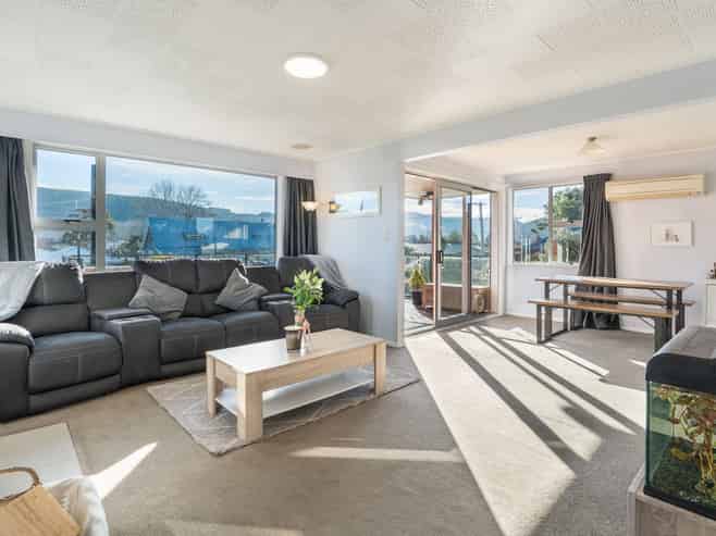27 Lynas Street, Outram
