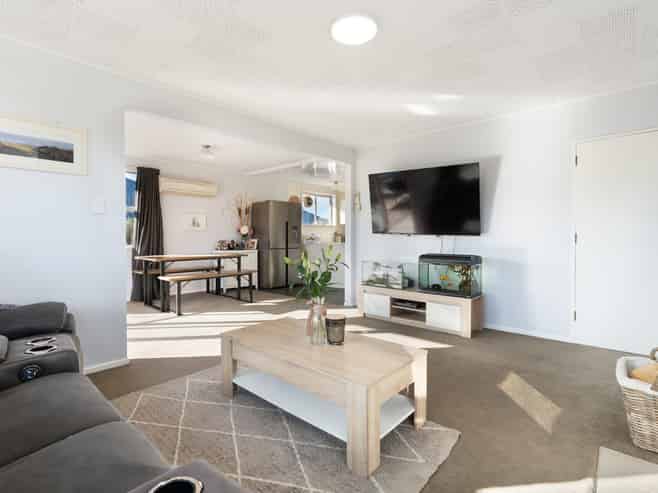 27 Lynas Street, Outram