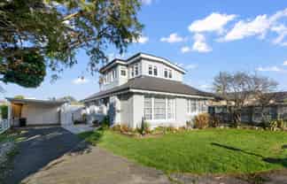 141 Catherine Street, Windsor