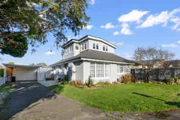 141 Catherine Street, Windsor