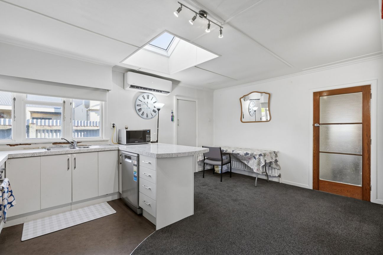 Family Living in Windsor - Aanzicht 4