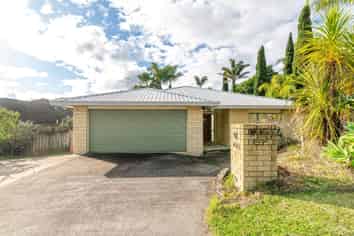 23 Goldfinch Rise, Unsworth Heights